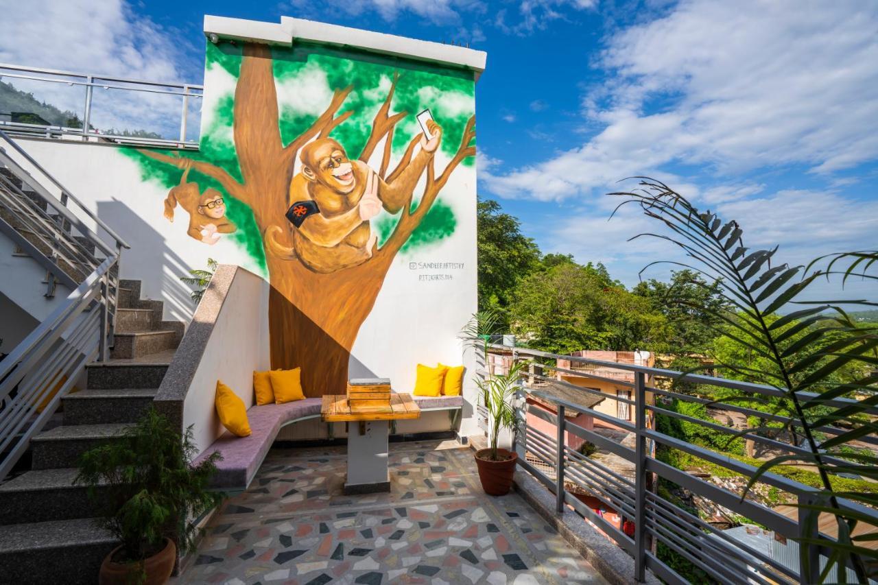 A Pousada Zostel Rishikesh, Laxman Jhula Exterior foto
